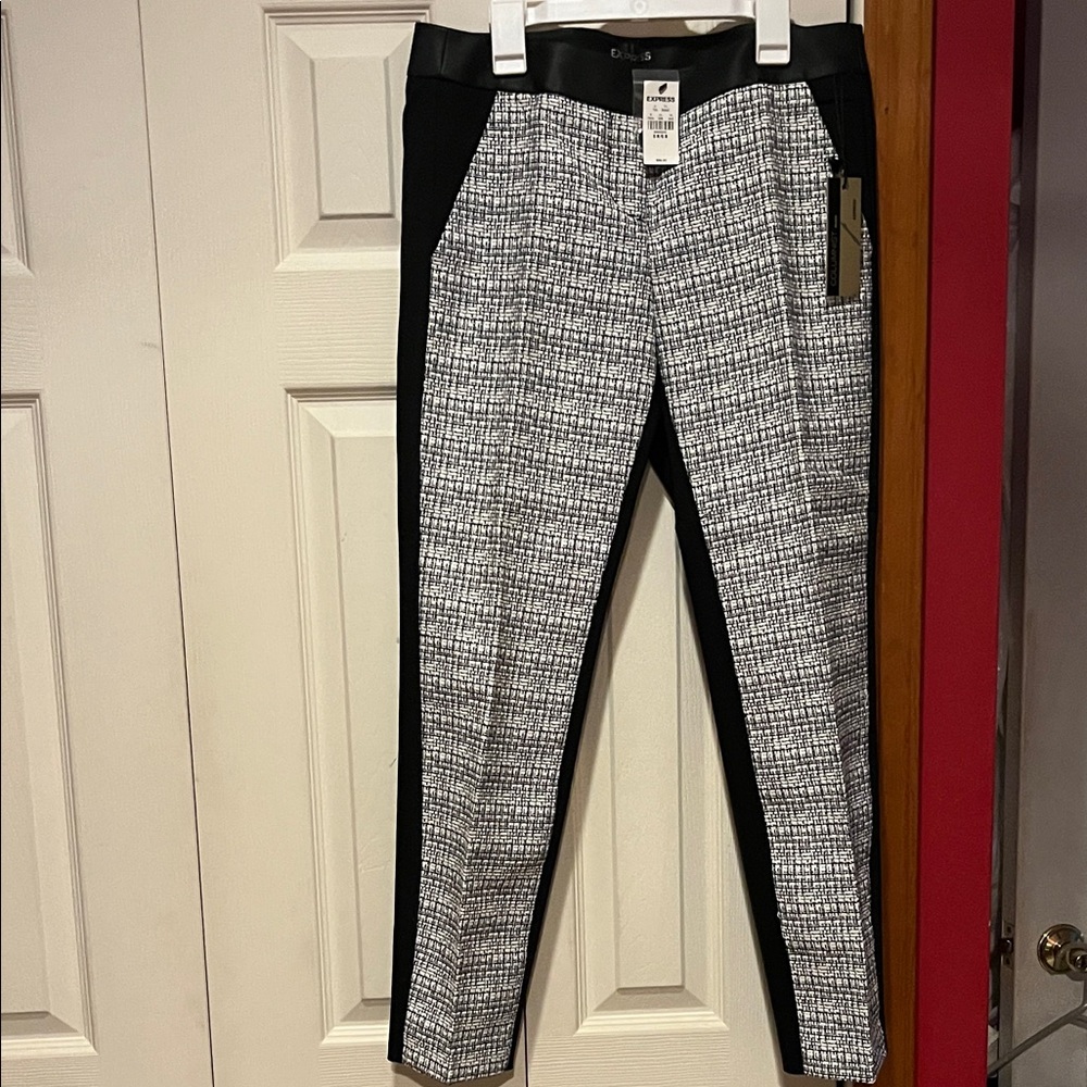 EXPRESS Chic Black and White Plaid Pants